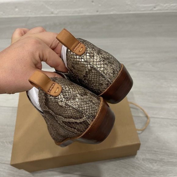 Gentle Souls Neptune Chelsea Western Bootie 6 Gold Snakeskin Embossed Leather - Picture 5 of 8